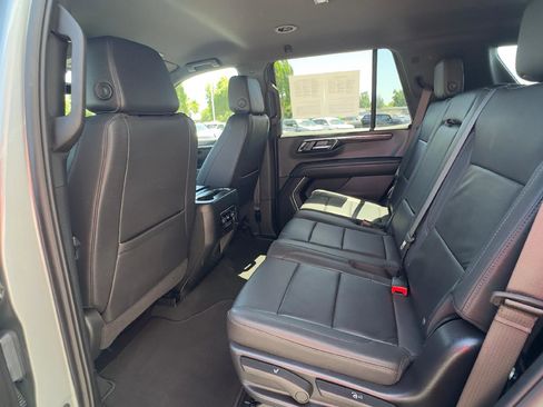 Used 2025 Chevrolet Tahoe LT AWD/4WD image 9