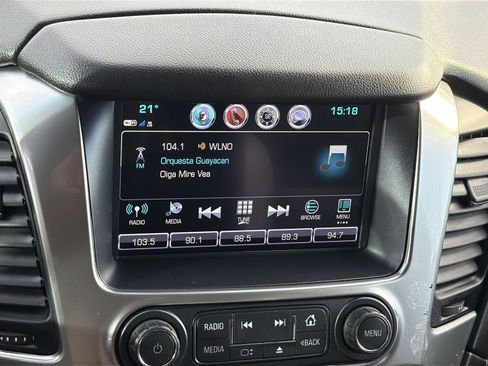 Used 2020 Chevrolet Suburban LT w/ Luxury Package image 18