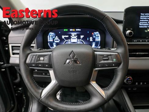 Used 2023 Mitsubishi Outlander SE image 10