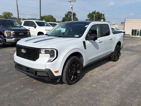 Certified 2025 Ford Maverick Lariat w/ Black Appearance Package AWD/4WD image 1