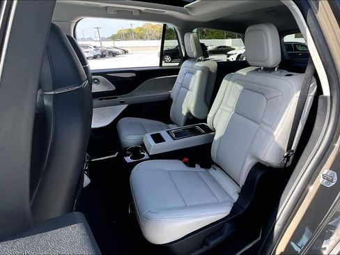 Used 2025 Lincoln Aviator Reserve w/ Equipment Group 201A image 20