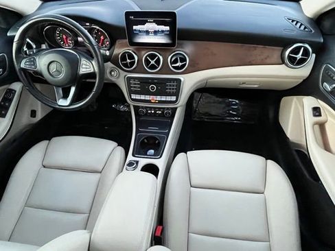 Used 2019 Mercedes-Benz GLA 250 4MATIC image 31