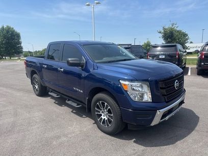 Used 2021 Nissan Titan SV w/ SV Convenience Package
