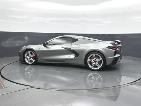 Used 2023 Chevrolet Corvette Stingray Preferred Cpe w/ Z51 Performance Package RWD image 4