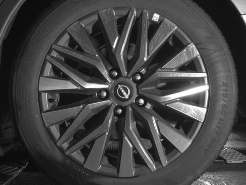 Used 2025 Nissan Altima 2.5 SV image 14