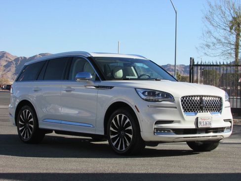 Used 2020 Lincoln Aviator Black Label Grand Touring w/ Class IV Trailer Tow Package AWD/4WD image 2