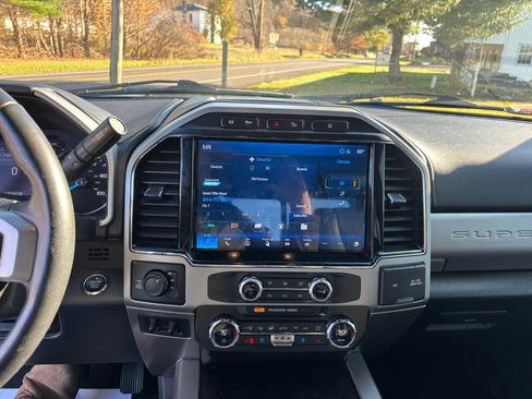 Used 2022 Ford F250 Lariat w/ Tremor Off-Road Package image 31