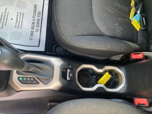 Used 2017 Jeep Renegade Sport w/ Power & Air Group FWD image 33
