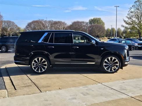 Used 2026 Cadillac Escalade Luxury w/ Touring Package image 8