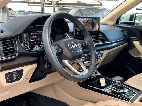 Used 2023 Audi Q5 e Premium Plus w/ Premium Plus Package image 18