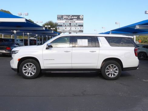 Used 2024 Chevrolet Suburban Premier image 20