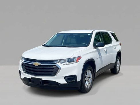 Used 2019 Chevrolet Traverse LS FWD image 1