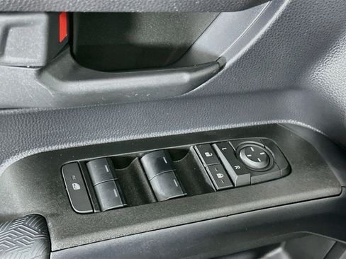 Used 2025 Toyota 4Runner SR5 AWD/4WD image 15