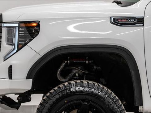 Used 2025 GMC Sierra 1500 AT4 image 18