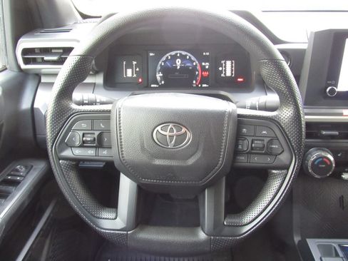 Certified 2025 Toyota Tacoma SR5 AWD/4WD image 25
