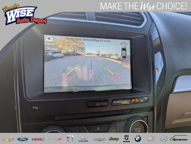 Used 2017 Ford Explorer XLT w/ Equipment Group 202A AWD/4WD image 14