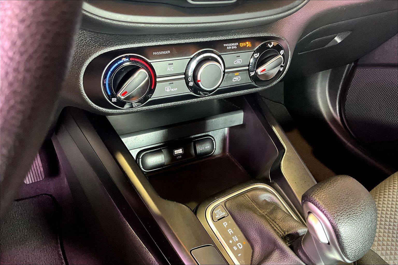 Used 2025 Kia Soul LX w/ LX Technology Package FWD image 16
