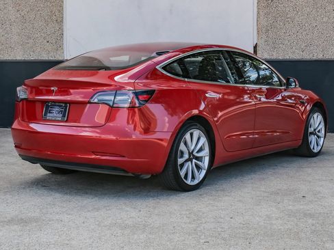 Used 2018 Tesla Model 3 Long Range RWD image 8