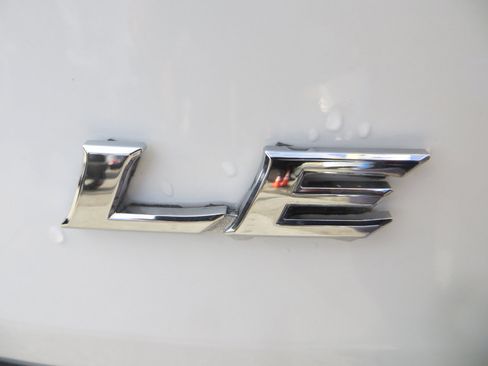 Used 2025 Toyota Sienna LE image 8