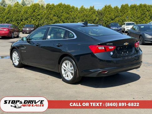 Used 2017 Chevrolet Malibu LT image 3