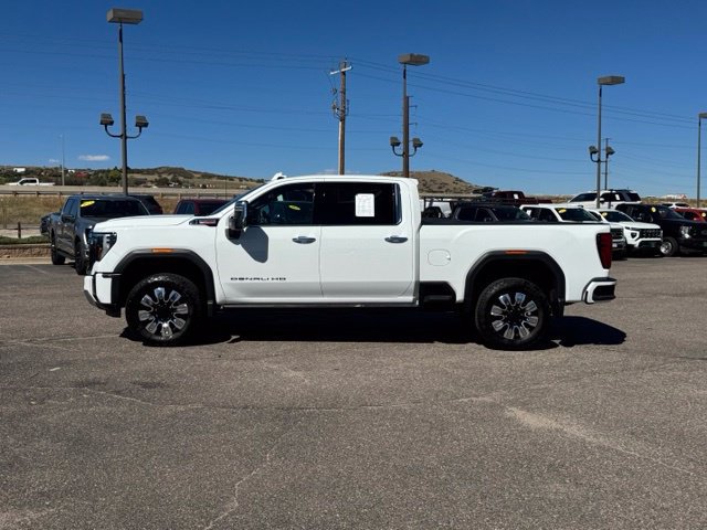 Used 2025 GMC Sierra 3500 Denali w/ Denali Reserve Package AWD/4WD image 2