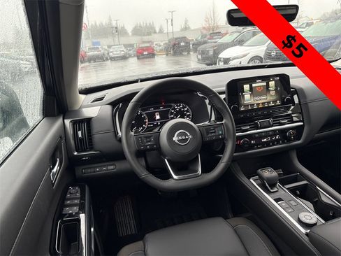 New 2025 Nissan Pathfinder SL image 16