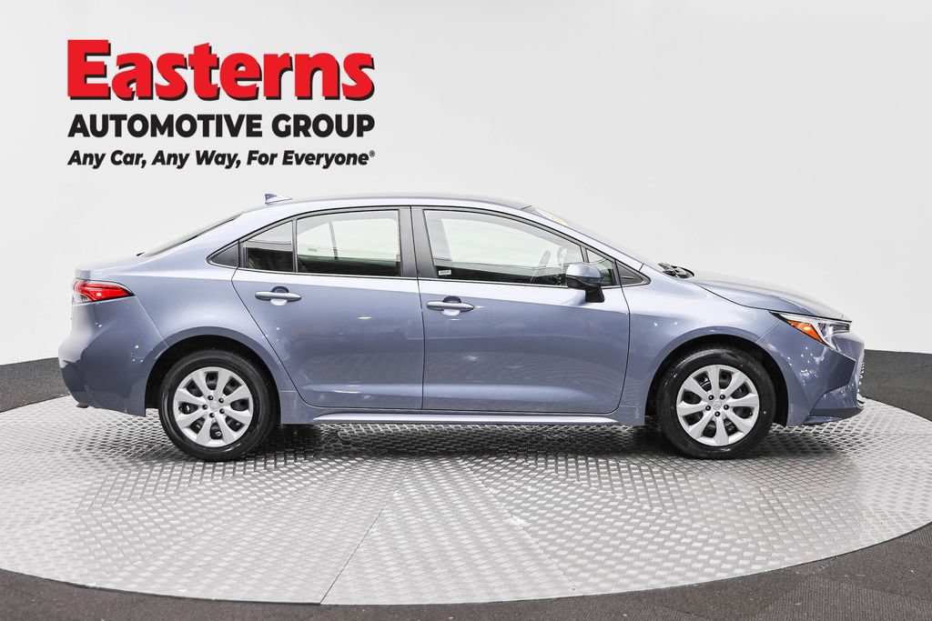 Used 2025 Toyota Corolla LE FWD image 5