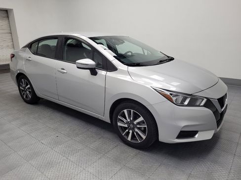 Used 2021 Nissan Versa SV FWD image 11