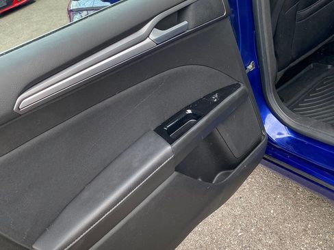 Used 2016 Ford Fusion SE image 16