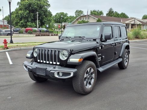 Used 2022 Jeep Wrangler Unlimited Sahara w/ LED Lighting Group AWD/4WD image 31
