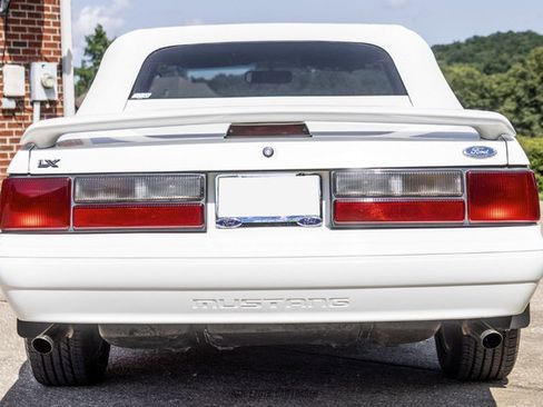 Used 1993 Ford Mustang LX RWD image 17