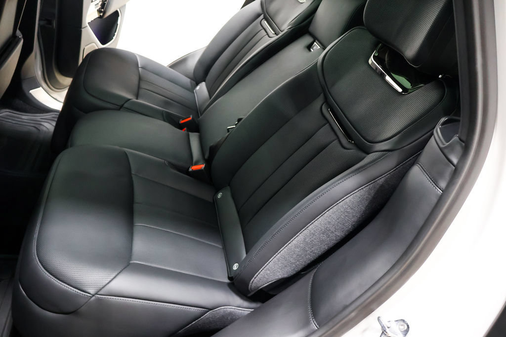 Used 2025 Land Rover Range Rover SV AWD/4WD image 48