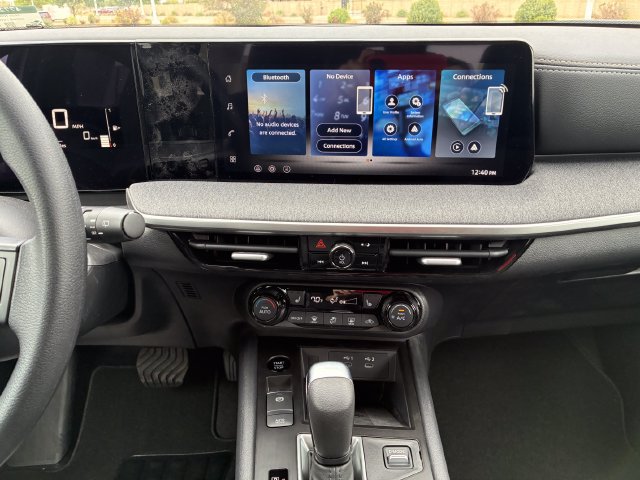 New 2026 Nissan Kicks SV w/ Charging Package FWD image 17