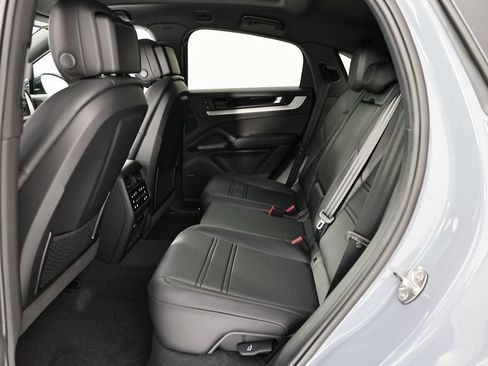 New 2026 Porsche Cayenne Coupe AWD/4WD image 20