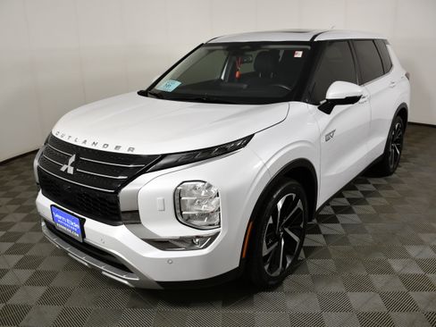 Used 2024 Mitsubishi Outlander SE AWD/4WD image 8