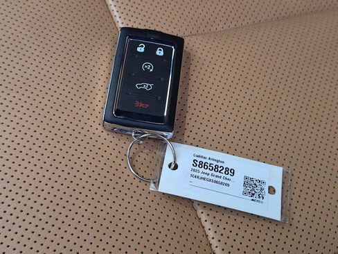 Used 2025 Jeep Grand Cherokee Summit w/ Adv Protech Group IV AWD/4WD image 32
