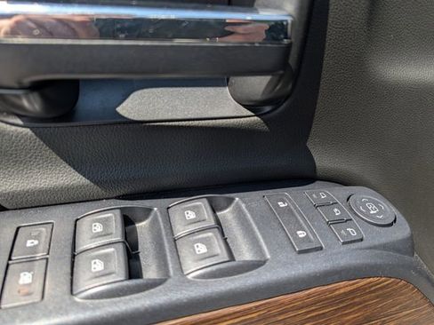 Used 2019 GMC Sierra 2500 Denali w/ Duramax Plus Package AWD/4WD image 16
