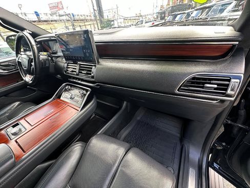 Used 2023 Lincoln Navigator L Reserve AWD/4WD image 11