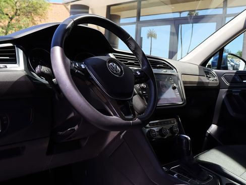 Used 2020 Volkswagen Tiguan SE w/ Panoramic Sunroof Package FWD image 38