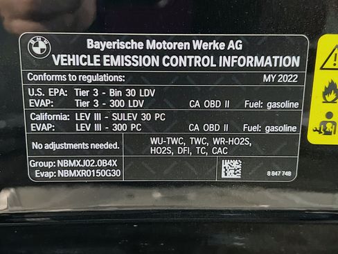 Used 2022 BMW 330i Sedan w/ Premium Package 2 RWD image 23