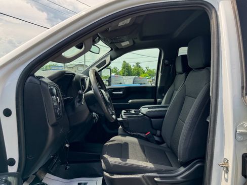 Used 2024 Chevrolet Silverado 2500 W/T AWD/4WD image 18