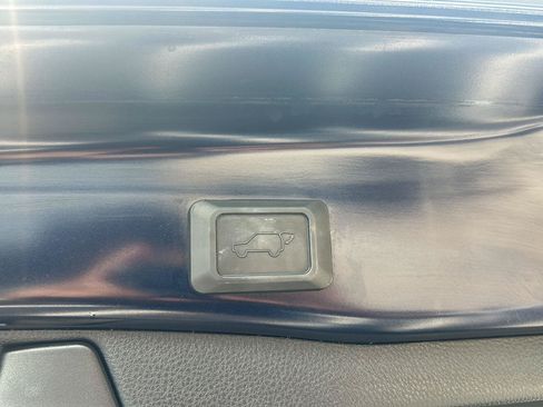 Used 2021 Toyota RAV4 XLE Premium AWD/4WD image 8