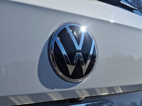 Used 2023 Volkswagen Taos SE w/ Panoramic Sunroof Package image 33