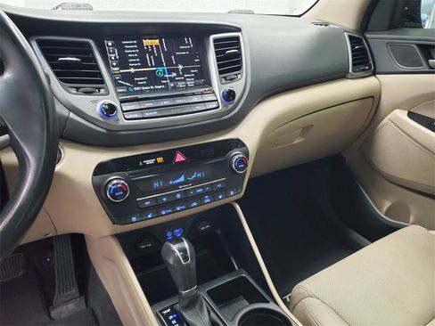 Used 2017 Hyundai Tucson Limited w/ Limited Ultimate Package 03 image 17