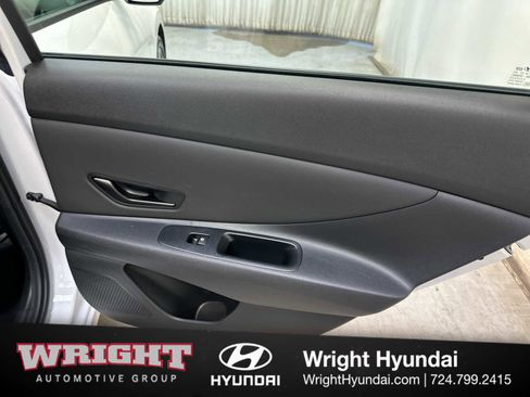 Used 2025 Hyundai Elantra SEL w/ Cargo Package image 15