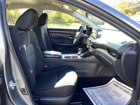 Used 2024 Nissan Sentra SV image 32