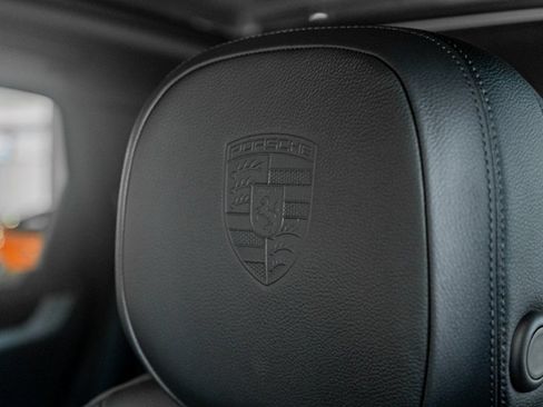 Certified 2025 Porsche Cayenne AWD/4WD image 24