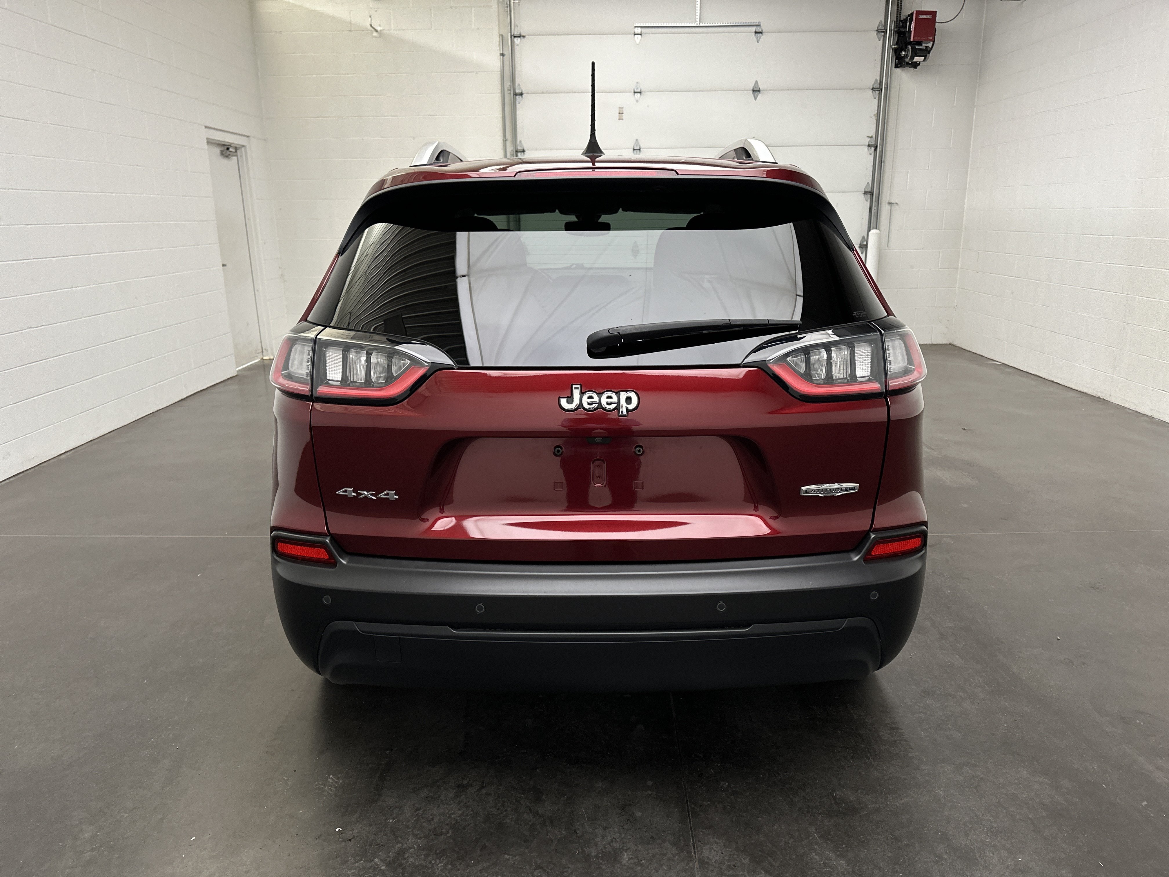Used 2020 Jeep Cherokee Latitude Plus w/ Comfort/Convenience Group AWD/4WD image 7