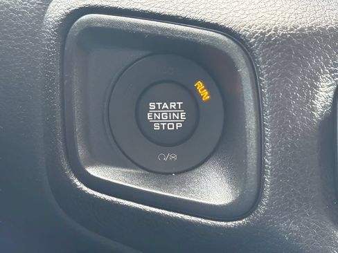 Used 2025 Jeep Wrangler Unlimited Sport AWD/4WD image 22