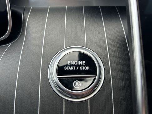 Used 2024 Mercedes-Benz C 300 Sedan image 33